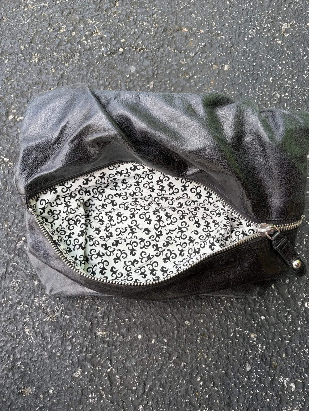 HOBO Black Leather Hobo Shoulder Bag with Front Zip
